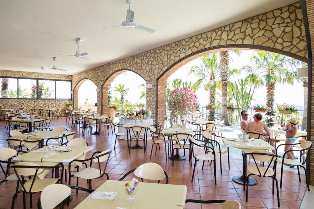 Hotel Le Terrazze Letojanni Exterior foto