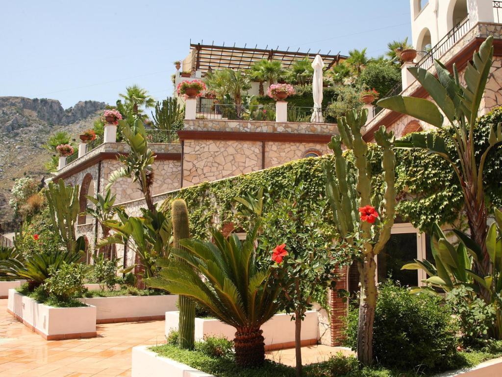 Hotel Le Terrazze Letojanni Exterior foto