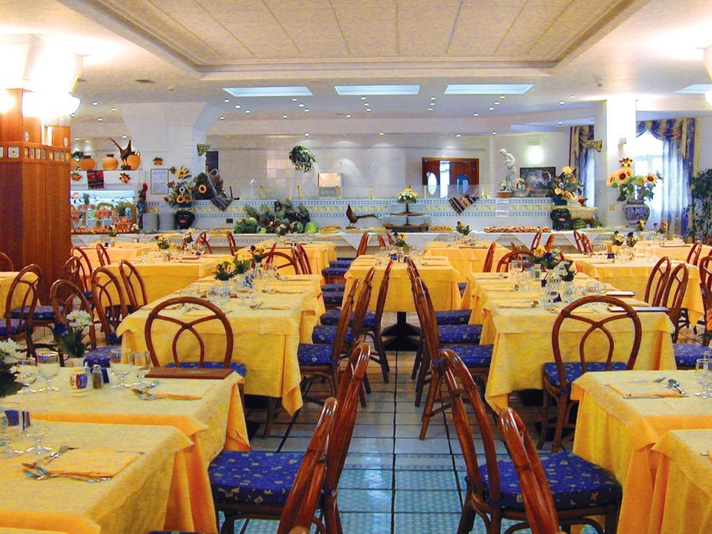Hotel Le Terrazze Letojanni Exterior foto
