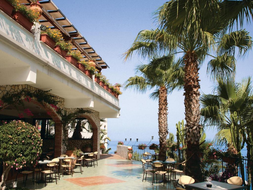 Hotel Le Terrazze Letojanni Exterior foto