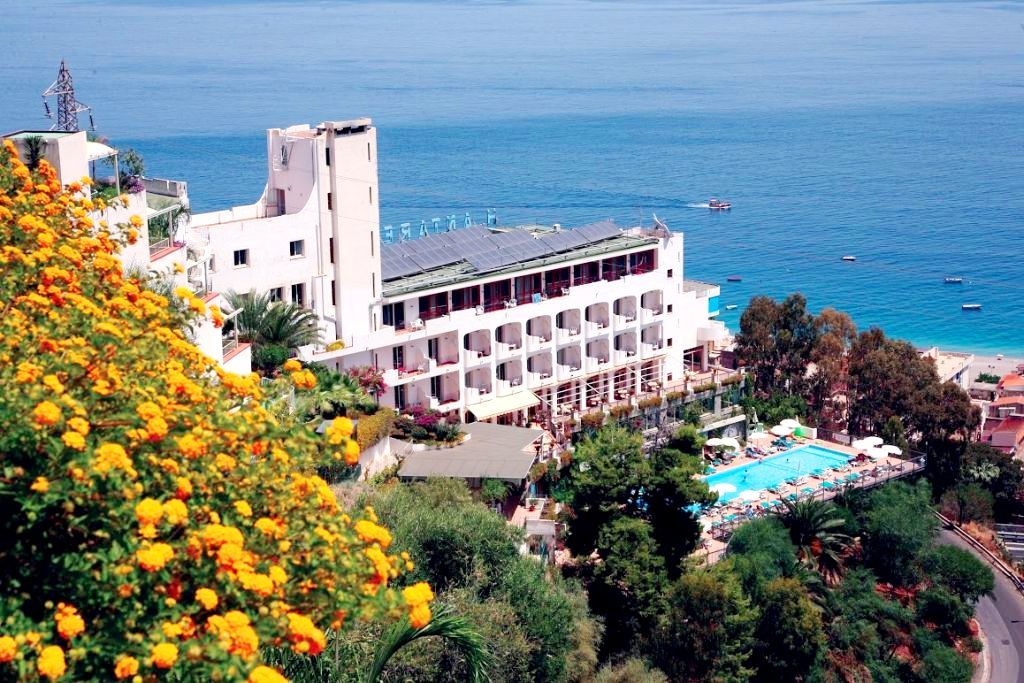 Hotel Le Terrazze Letojanni Exterior foto